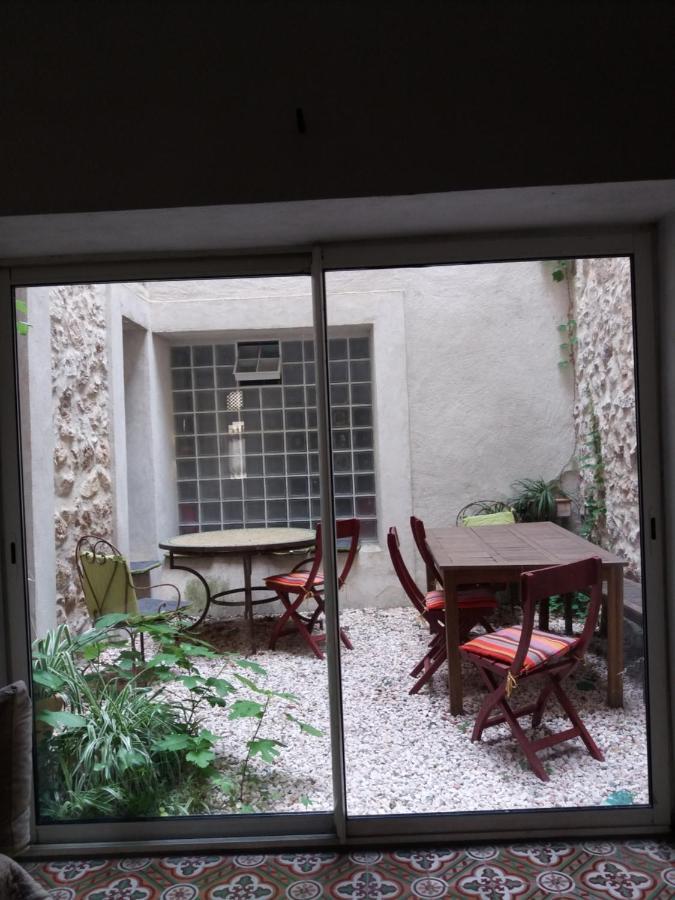 לינה וארוחת בוקר Roquefort-des-Corbières Le Patio Des Cigales מראה חיצוני תמונה